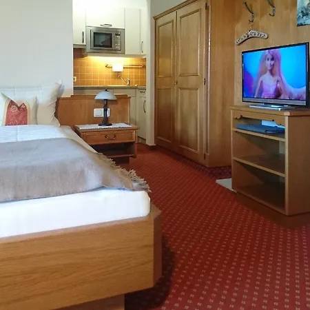 아파트 Gaestehaus Auer 홀츠가우