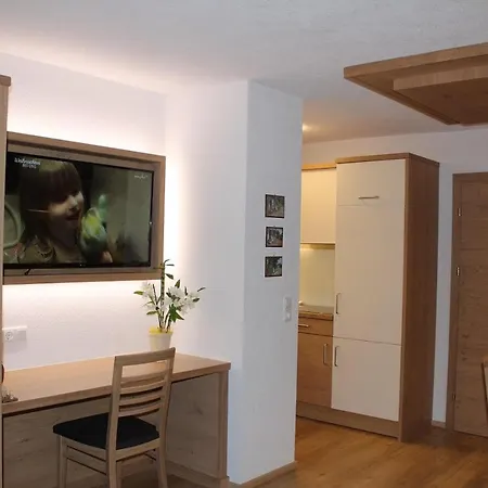 아파트 Gaestehaus Auer 홀츠가우